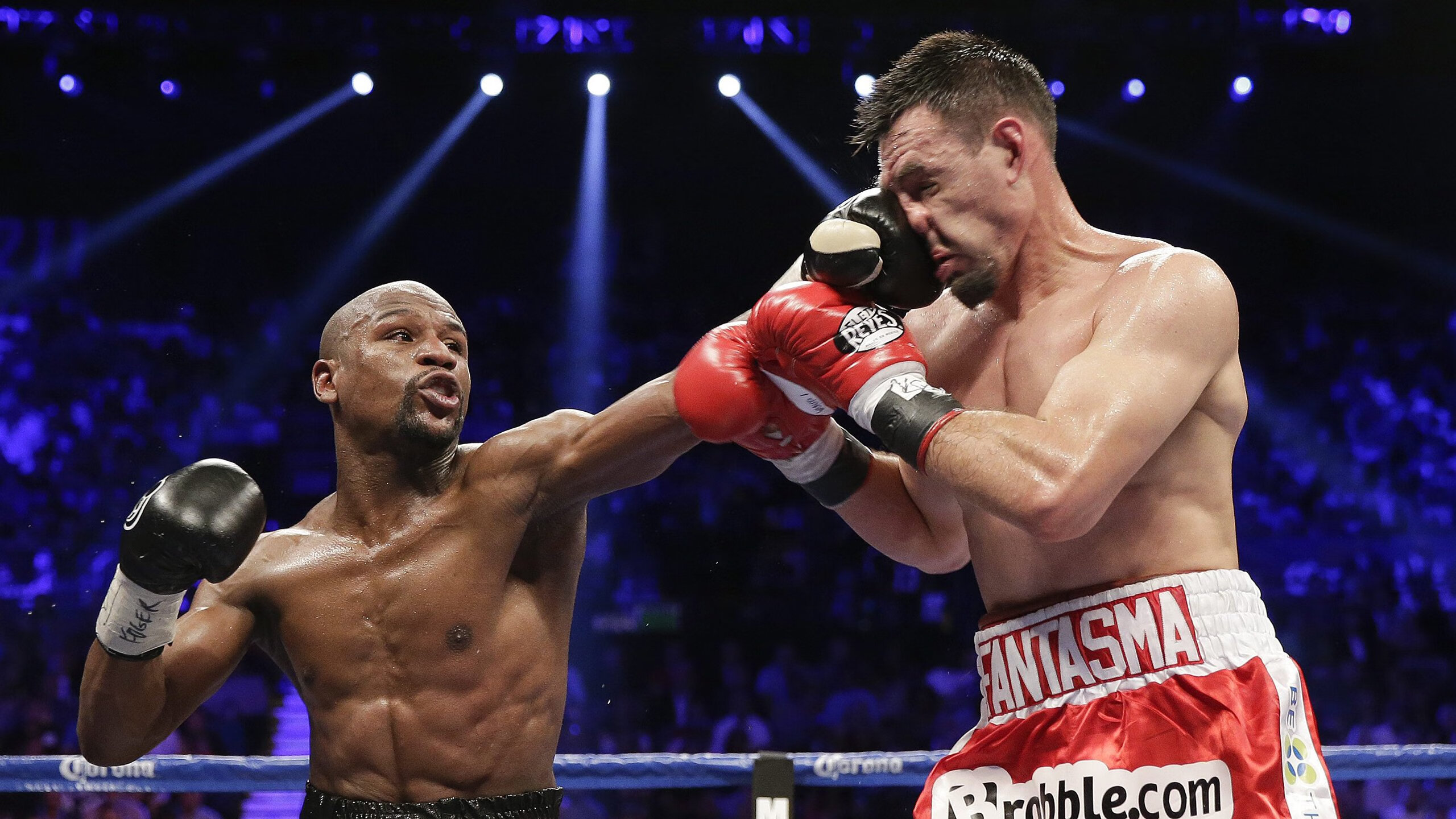 费德勒回归赛场,赛事规则更新首场状态亮眼,C9观众沸腾!